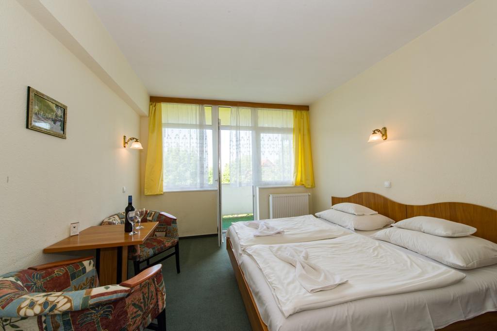 Hotel Nostra Siófok Zewnętrze zdjęcie