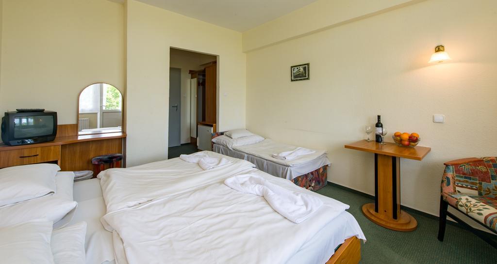 Hotel Nostra Siófok Zewnętrze zdjęcie